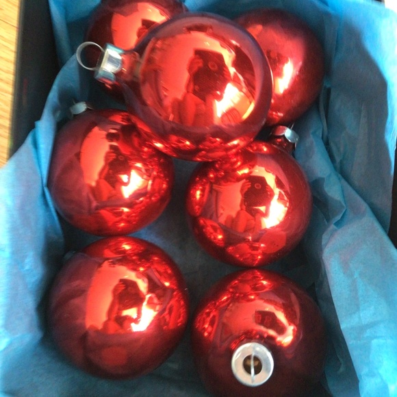 Lovely Red Alderbrook Glass Ornaments - Picture 1 of 4